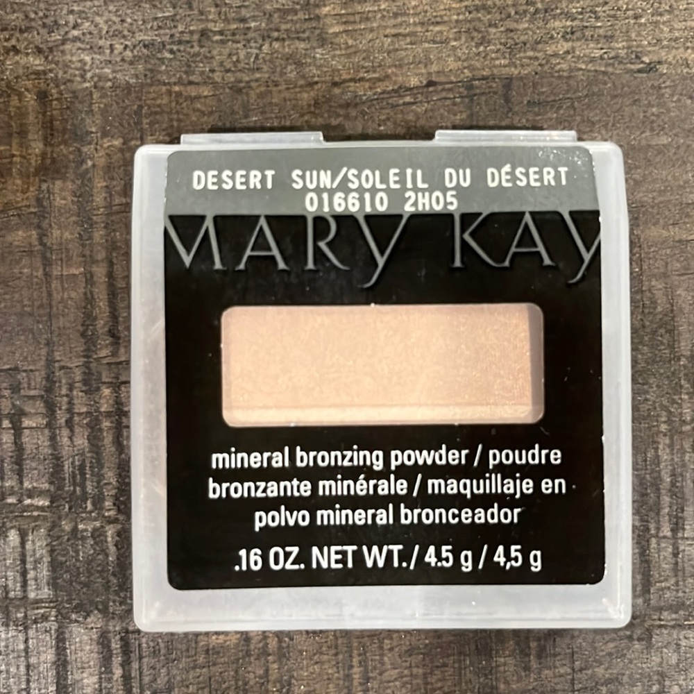 Mary Kay mineral bronzing powder